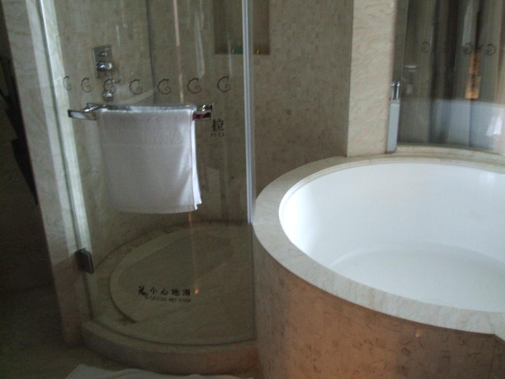 Southern Club Hotel Гуанчжоу Номер фото